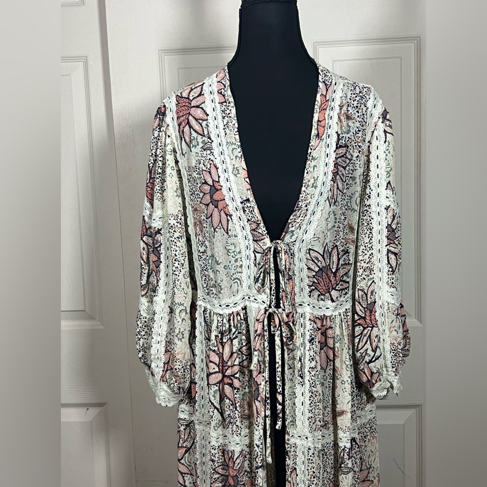 Free People NWT Grasslands Duster Kimono Floral Lace Tie XS/S Fits L Boho DU - Picture 4 of 8